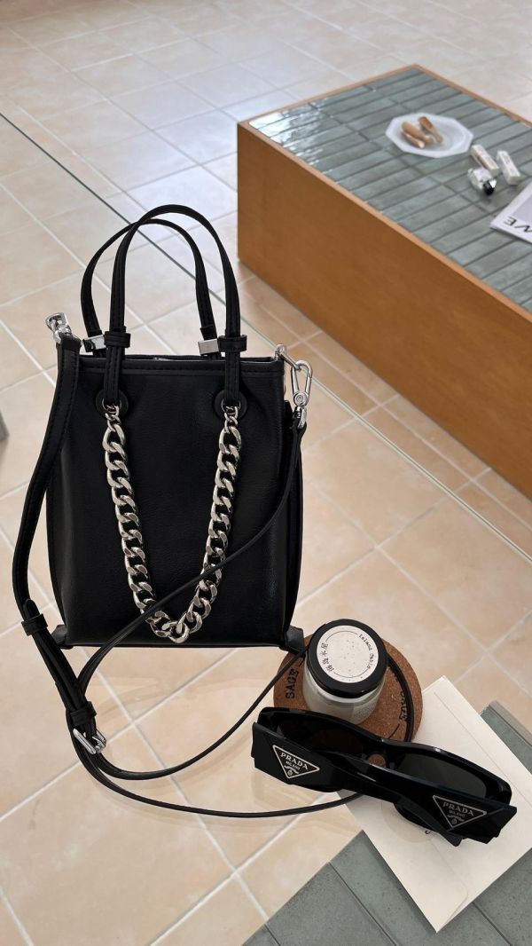 真皮鏈條小方包 