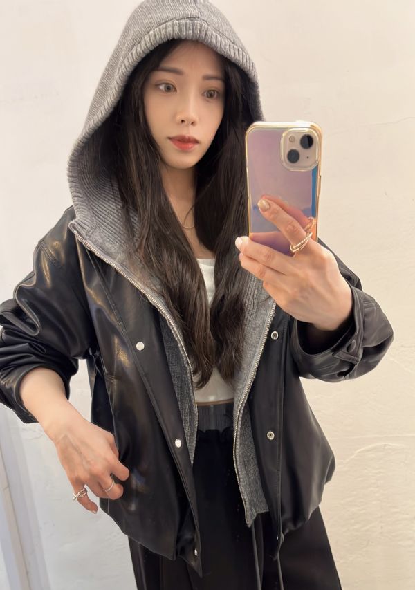 鴨絨90%角蛋白皮外套（黑色） 