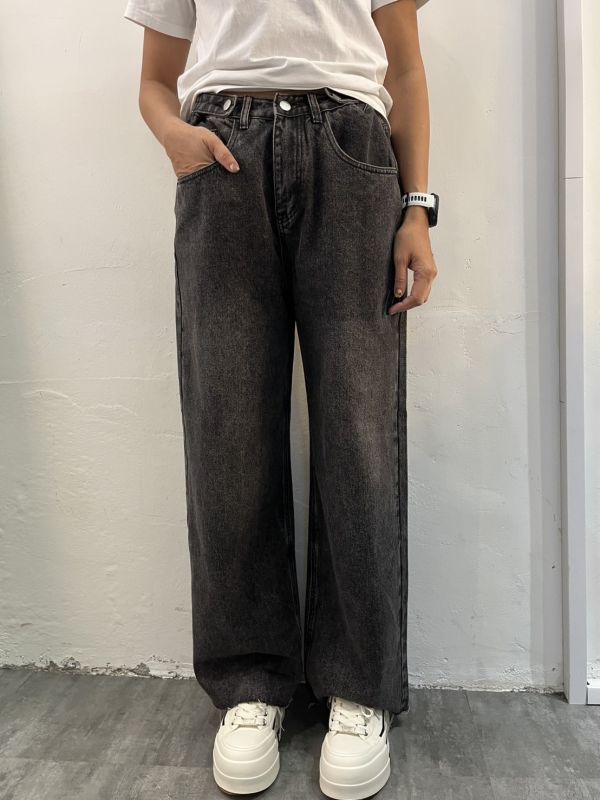 V017.造型釦牛仔褲 