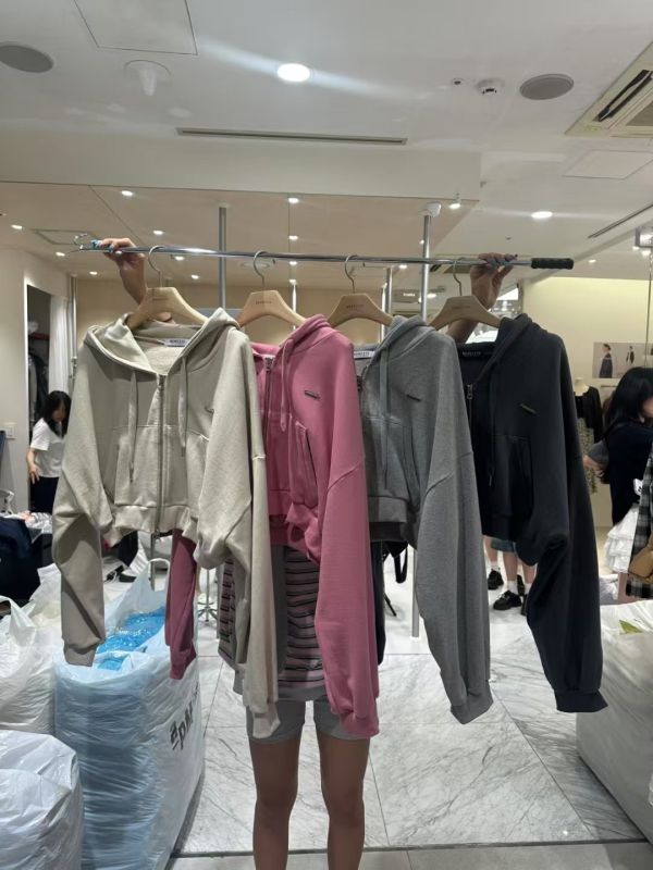 連帽休閒拉鍊外套 