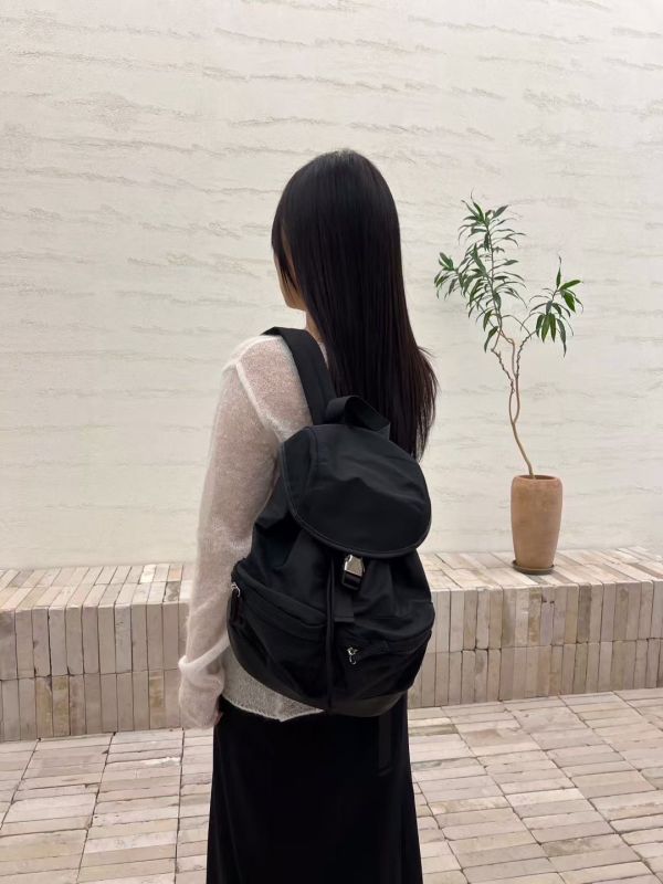 V028.尼龍雙肩後背包 