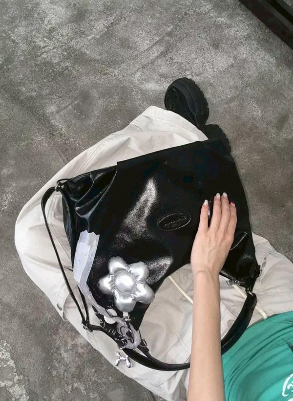 多功能軟皮大包 