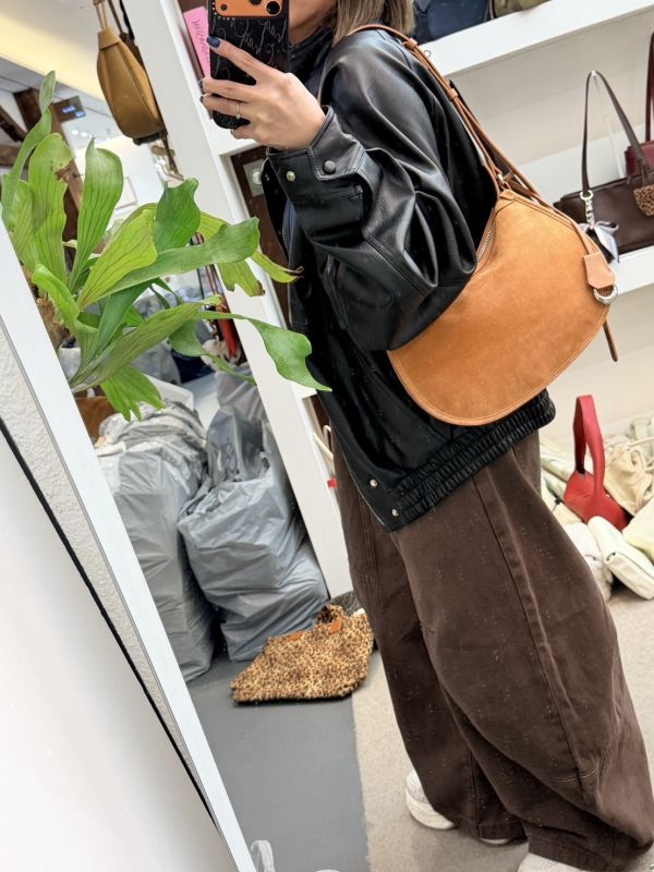 V030.馬鞍雙面包（牛皮＋麂皮） 