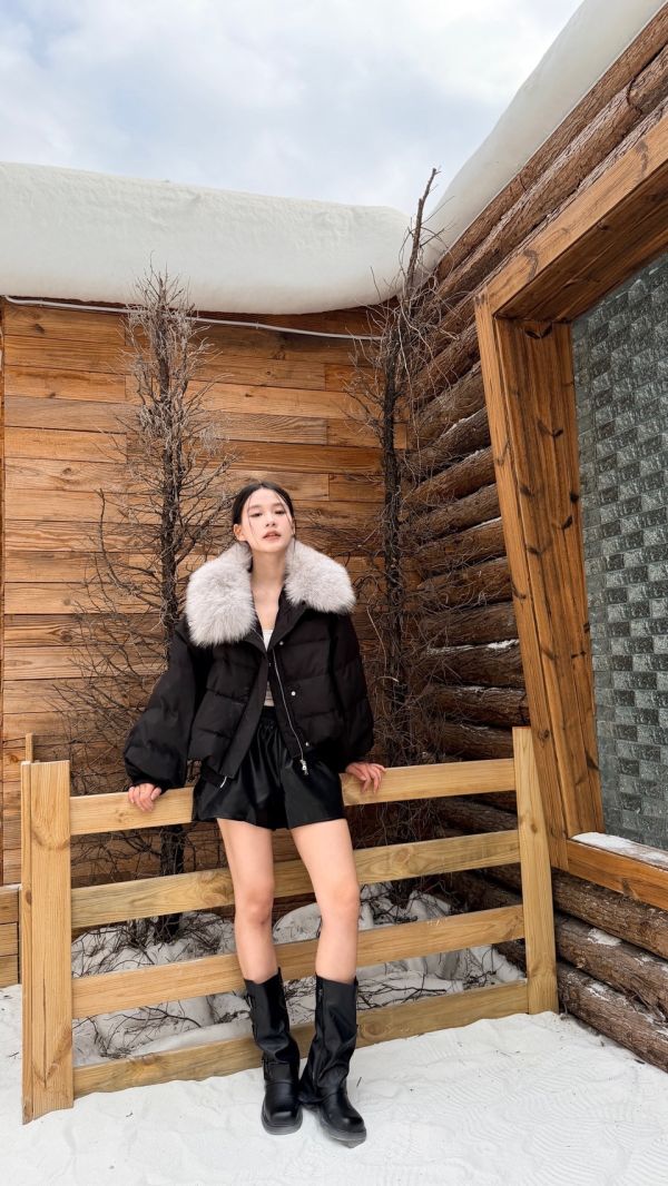90%鴨絨狐狸毛外套（黑色） 
