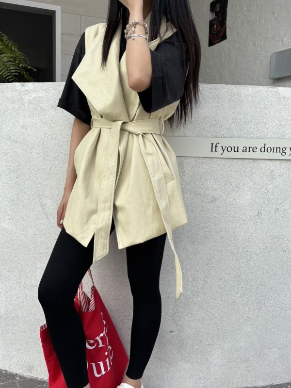 大翻領皮背心（杏色） 