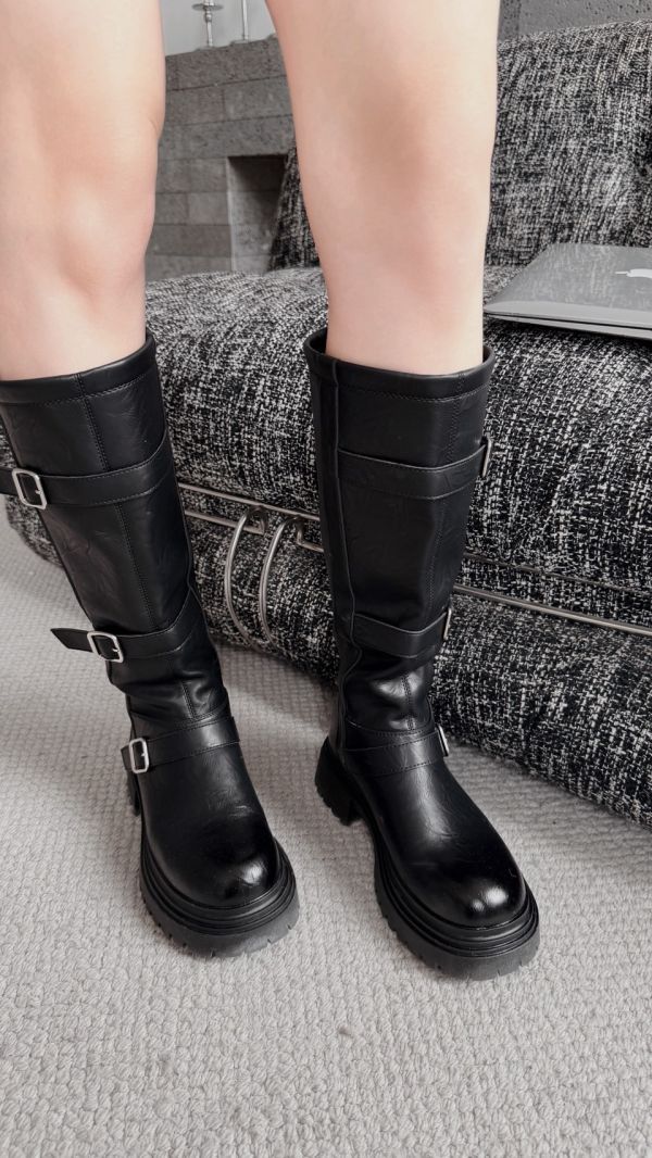 真皮釦環個性靴 