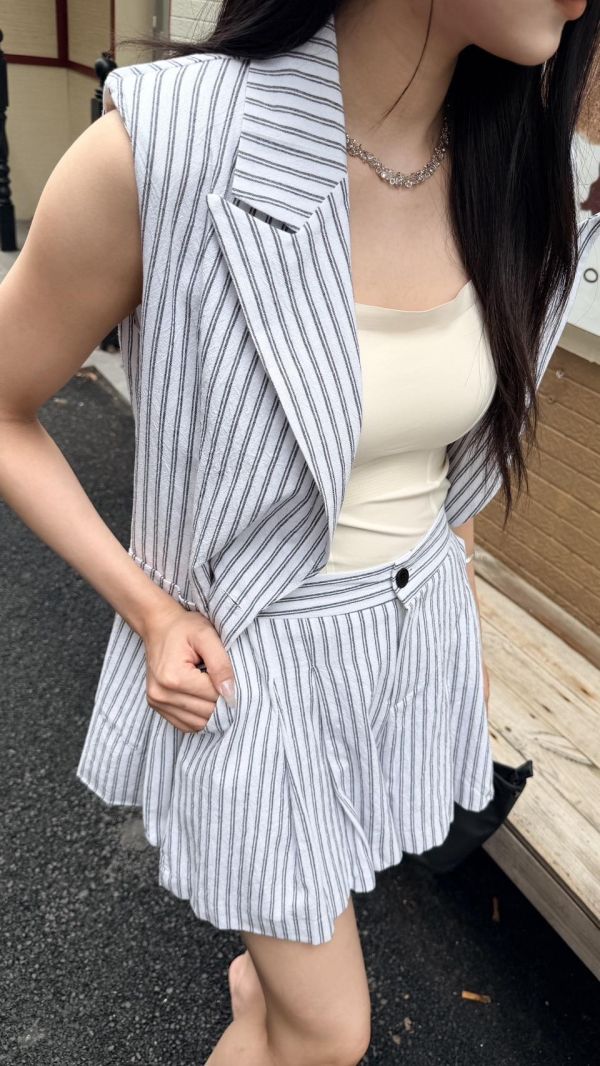 條紋馬甲短褲套裝 
