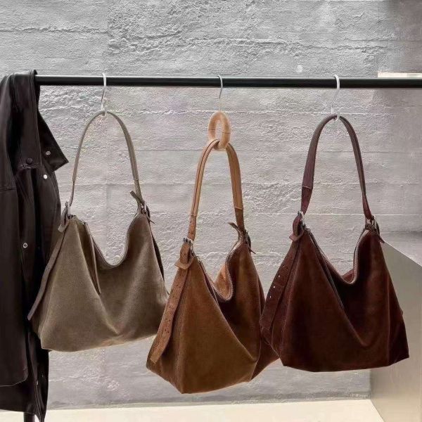 V021.牛皮麂皮單肩斜跨包 