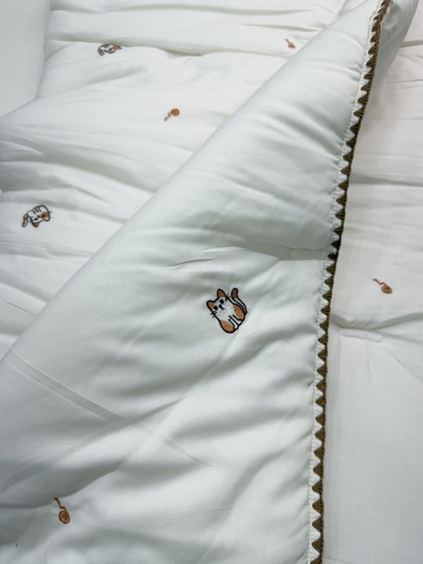 U08.刺繡貓咪四季被 