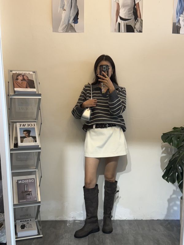 T08.Ｖ領條紋針織衣 