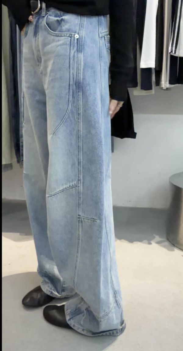 附皮帶淺色彎刀褲 