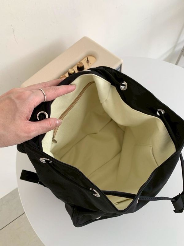 雙口袋尼龍布後背包 