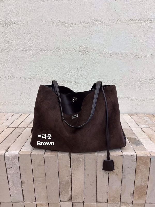 牛皮拼磨砂質感包 