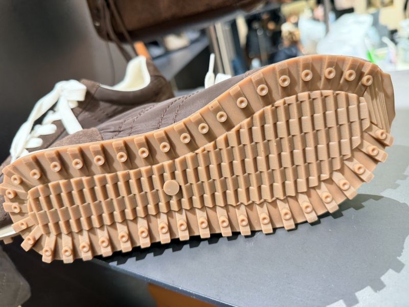 T017.休閒麂皮球鞋 