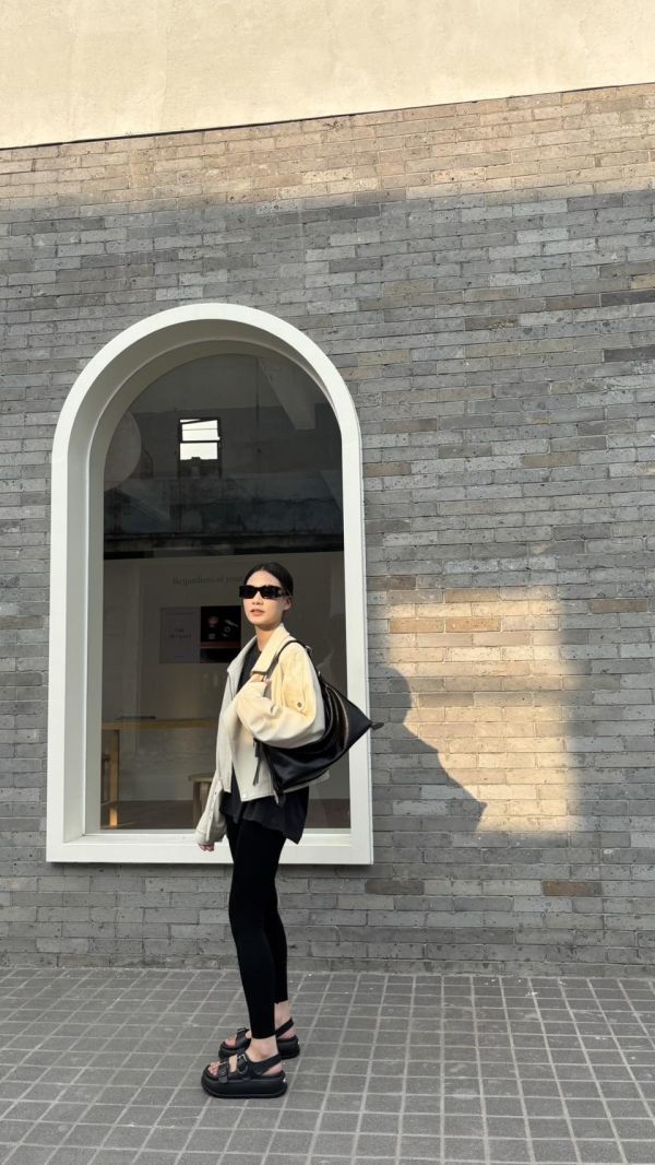 雲感羊紋軟糯廓形皮外（奶白） 