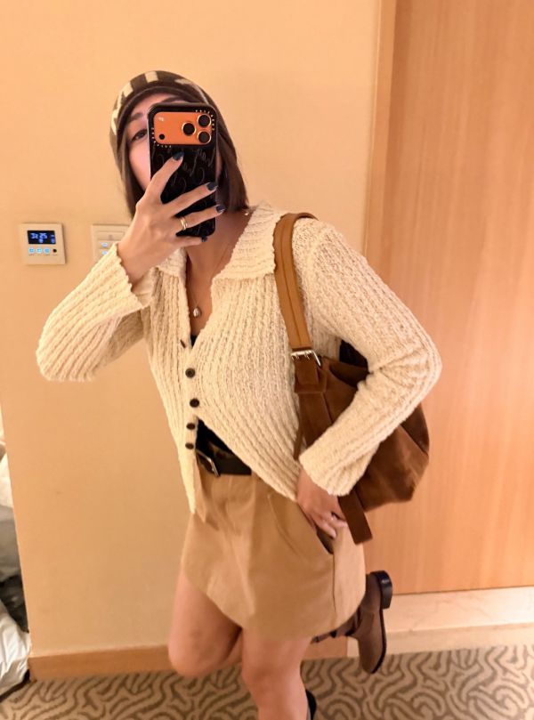 V021.牛皮麂皮單肩斜跨包 