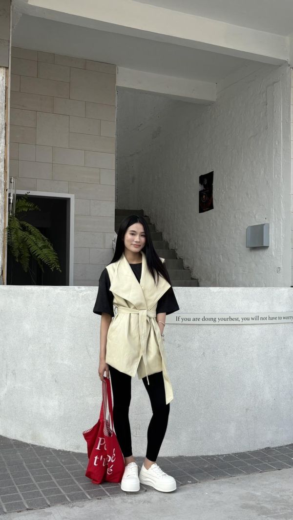 大翻領皮背心（杏色） 