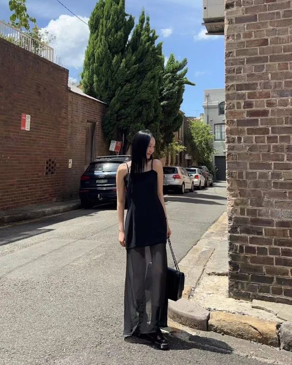 細肩帶長紗洋裝 