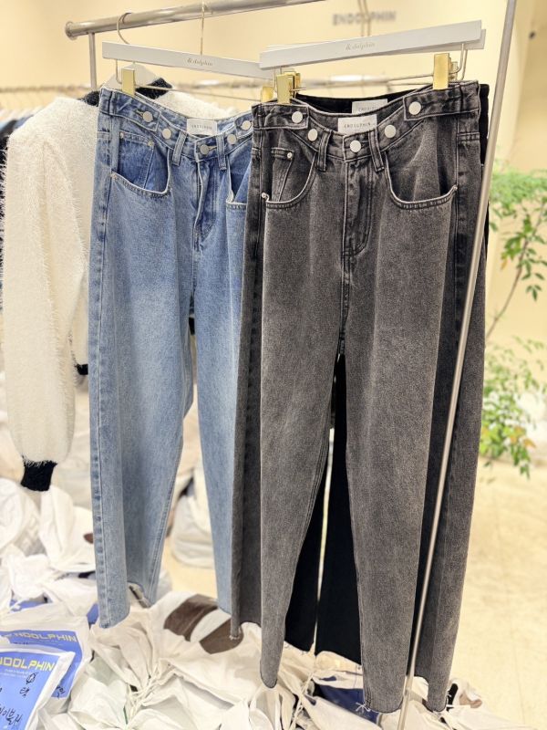 V017.造型釦牛仔褲 