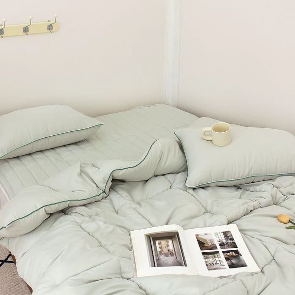 U01.素面滾邊四季被 