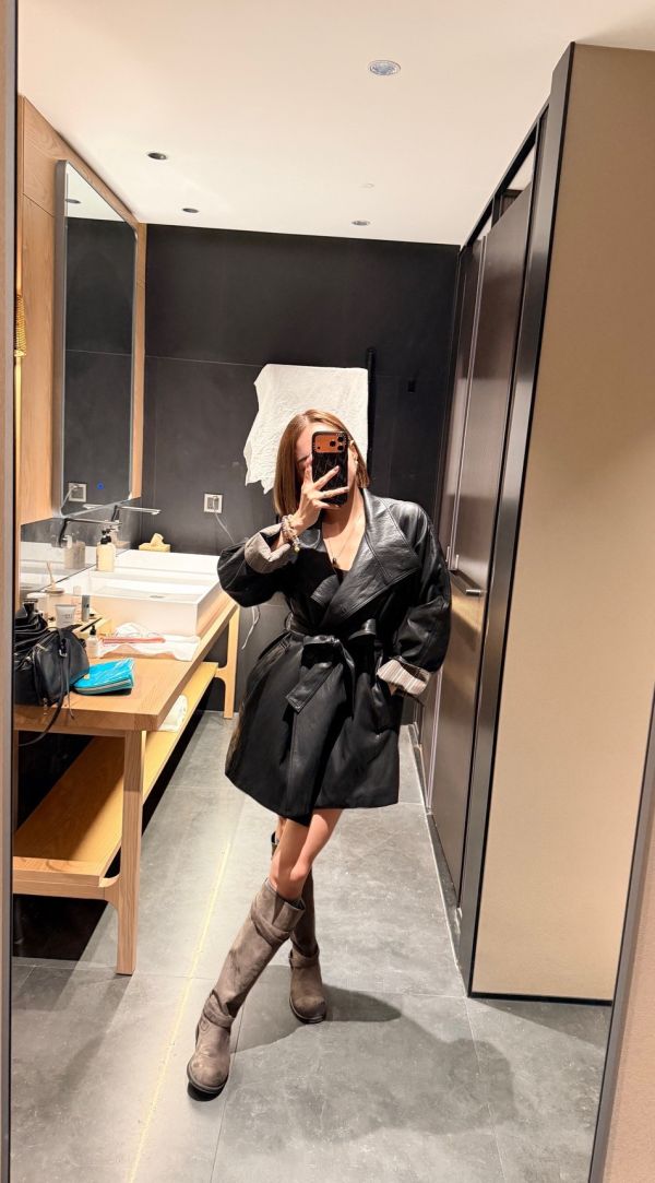 帥氣翻袖皮夾克 