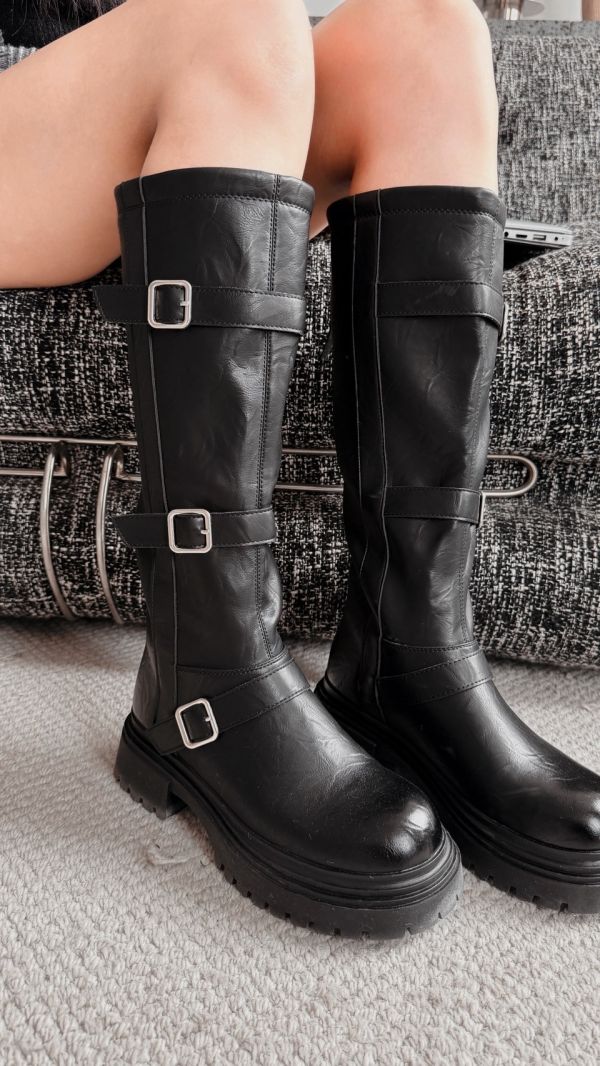 真皮釦環個性靴 