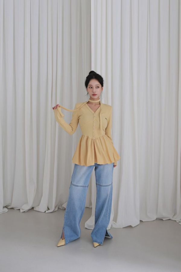 S01.洋氣Ｖ領飄帶衣 