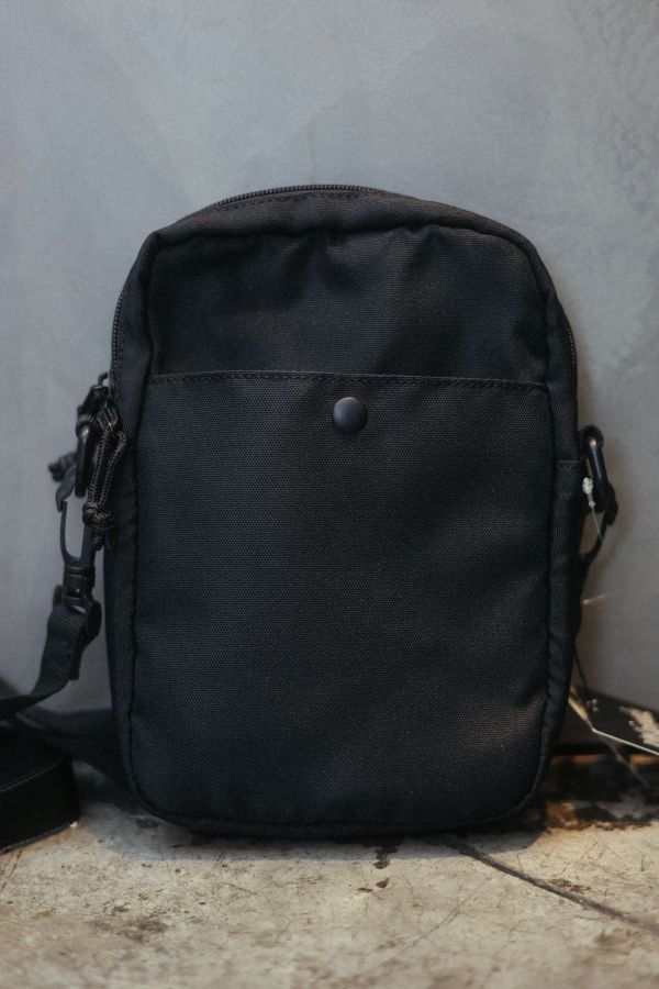 MARK GONZALES (what it isnt) SHOULDER BAG 斜肩小包 MARK GONZALES (what it isnt)

SHOULDER BAG 斜肩小包