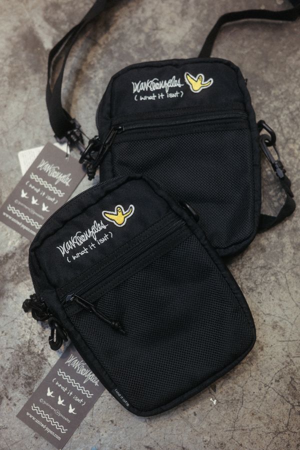 MARK GONZALES (what it isnt) SHOULDER BAG 斜肩小包 MARK GONZALES (what it isnt)

SHOULDER BAG 斜肩小包