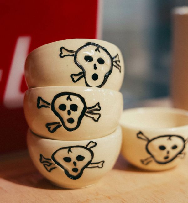 DANNY D'S MUD SHOP 手工小茶杯 / (SKULL) DANNY D'S MUD SHOP 手工小茶杯 / (SKULL)