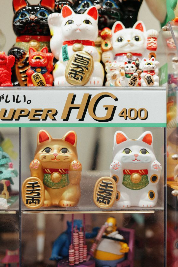 貼在玻璃上的招財貓 / (白/金) 貼在玻璃上的招財貓