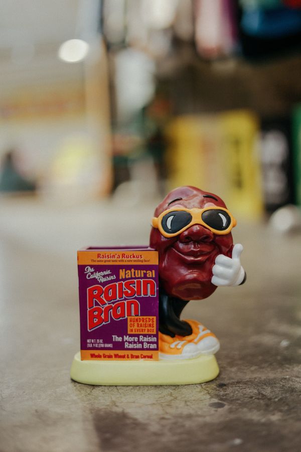 California Raisins 加州葡萄乾人雕像筆筒 California Raisins
加州葡萄乾人雕像筆筒