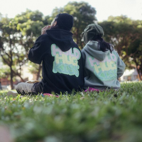 DKDI HOLD HUG KISS 摟抱親冬季系列：帽TEE / 帽子 / 手機繩 DKDI HOLD HUG KISS 摟抱親