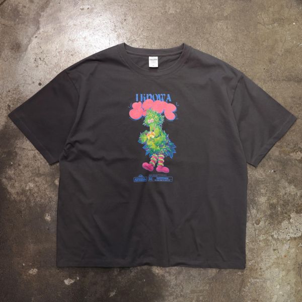 『限時預購』KARASUYA TATTOO 420 T-SHIRT KARASUYA TATTOO 420 T-SHIRT (寬短版型)