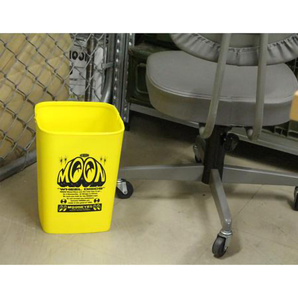 MOONEYES 10L 大容量萬用手提桶 / 垃圾桶 (黃) MOONEYES 10L 大容量萬用手提桶 / 垃圾桶 (黃)