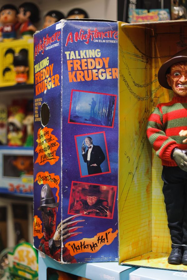 A Nightmare on Elm Street《半夜鬼上床》Freddy Krueger 佛萊迪 A Nightmare on Elm Street《半夜鬼上床》Freddy Krueger 佛萊迪