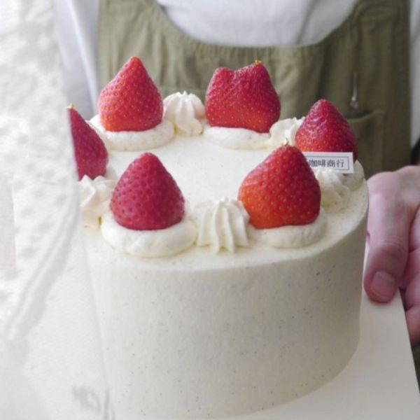 草莓鮮奶油戚風 