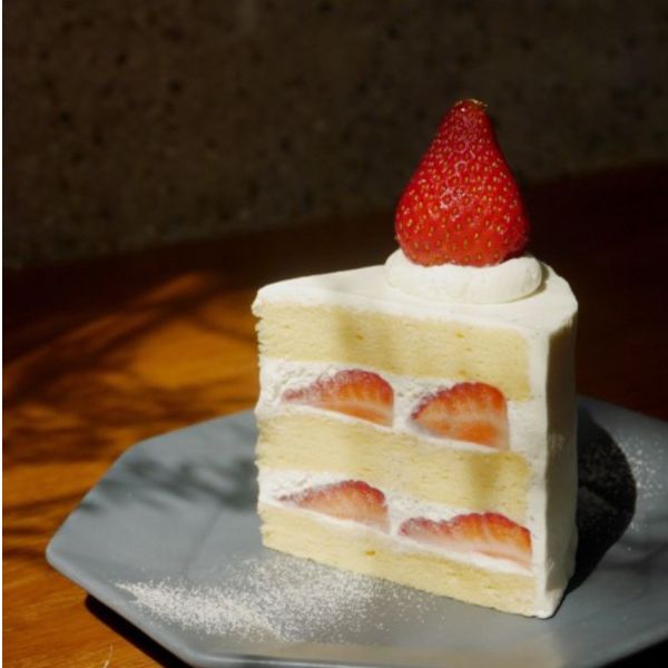 草莓鮮奶油戚風 