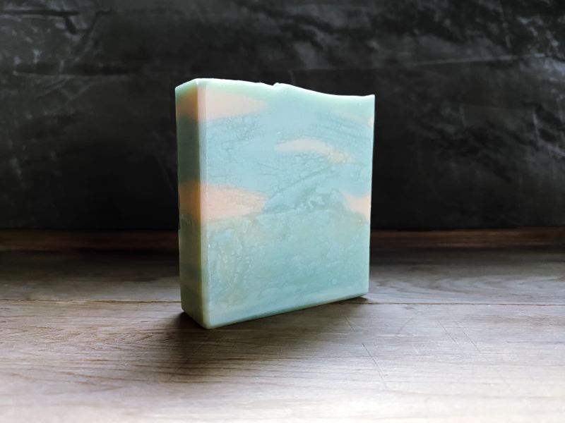 雨過｜中性肌適用 SUVIDA,SOAP,手工皂,沐浴,洗澡,精油,藝術,天然,儀式感,實用交換禮物,冷製皂,天然保濕因子,友善肌膚,環境友善,極簡生活,減少瓶瓶罐罐,無動物實驗,台灣製造,MADEINTAIWAN