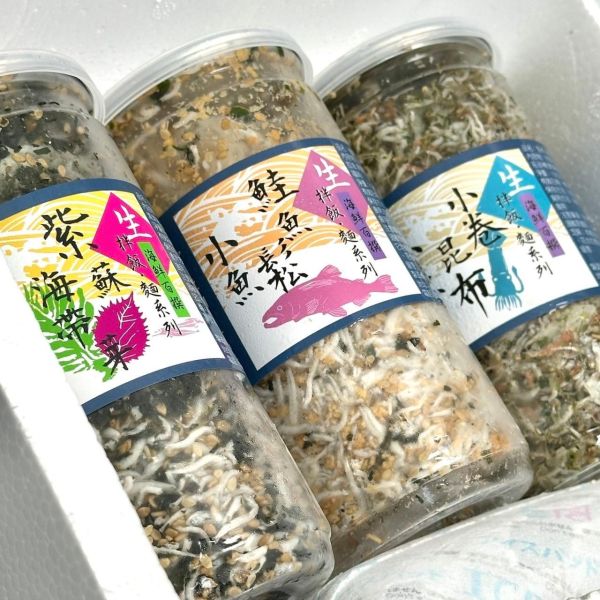 鱻魚禮盒-小魚拌飯禮盒(為響應環保政策，若有送禮需求請備註，自用將減少獨立保麗龍包裝) 拌飯料理,拌飯香鬆,小魚拌飯,紫蘇拌飯,鮭魚拌飯,昆布拌飯,小魚香鬆,日式飯糰,海苔飯糰,快速上桌