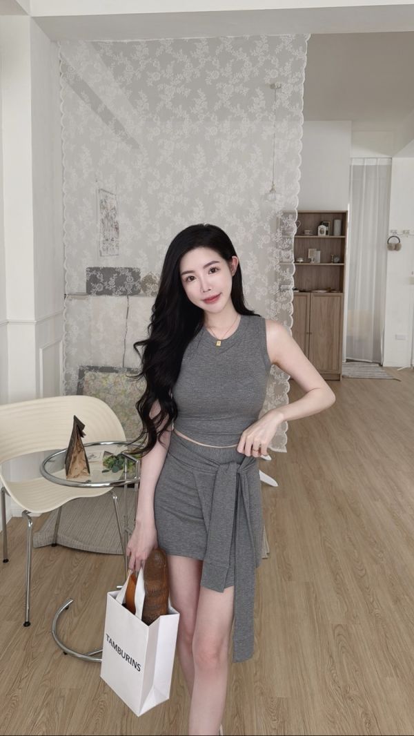 現貨 – 設計款綁帶兩件套裝 