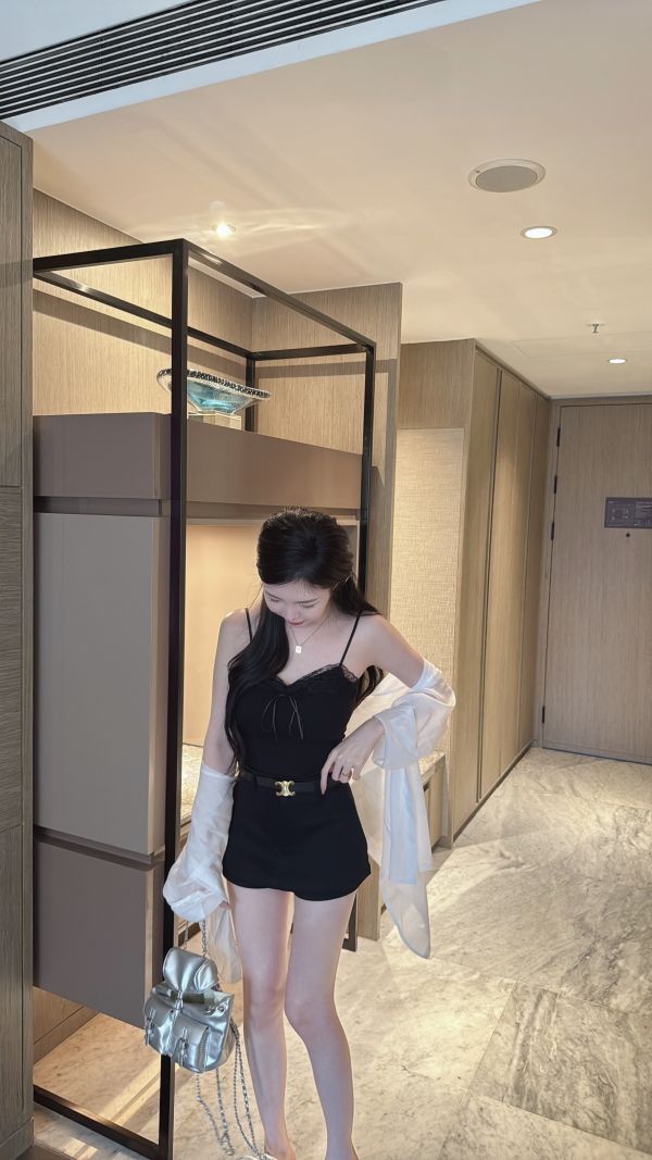時髦look x 凱旋門皮帶褲裙 