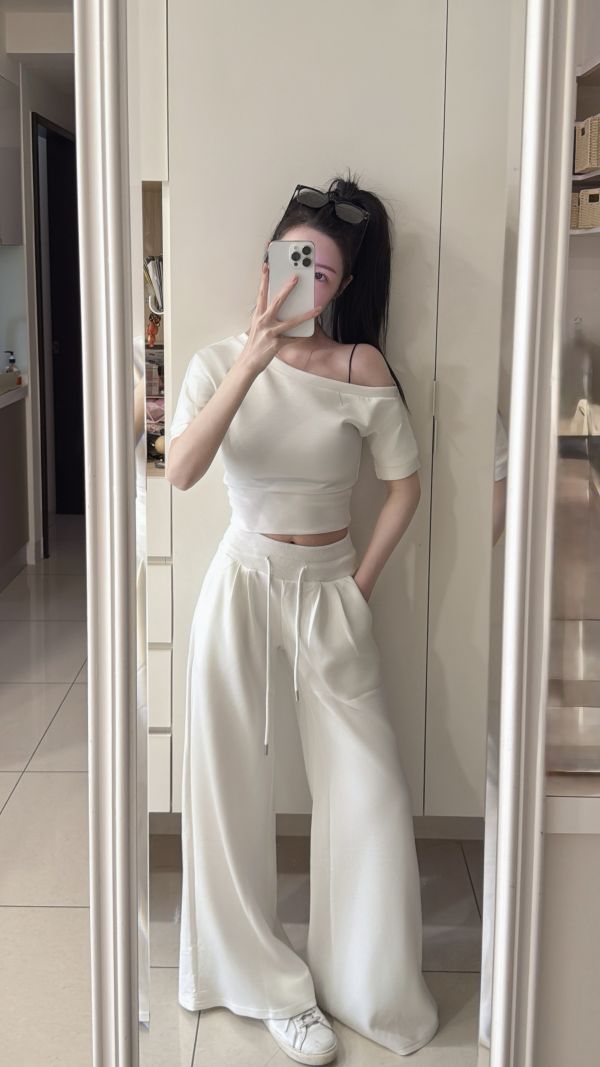 闆娘激推 x 慵懶斜肩套裝 