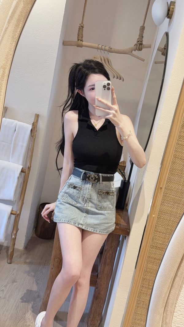 現貨 – 好身材小領背心 