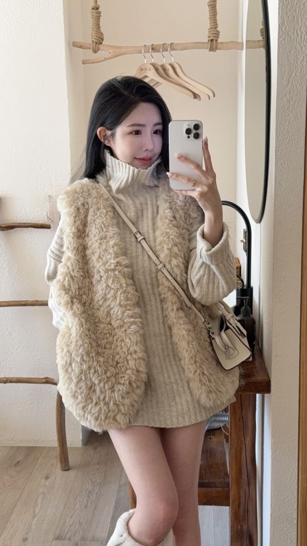 現貨 – 泰迪毛毛背心毛衣set 