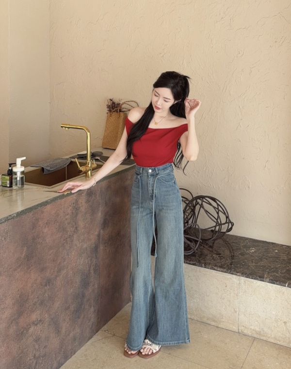 現貨 – 好身材垂領上衣 