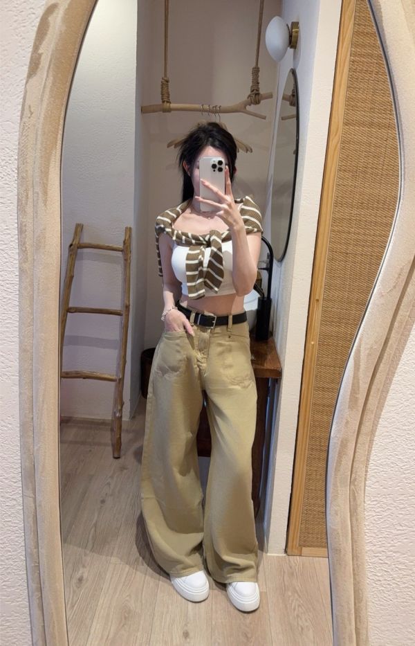 現貨 – 闊腿落地牛仔寬褲 