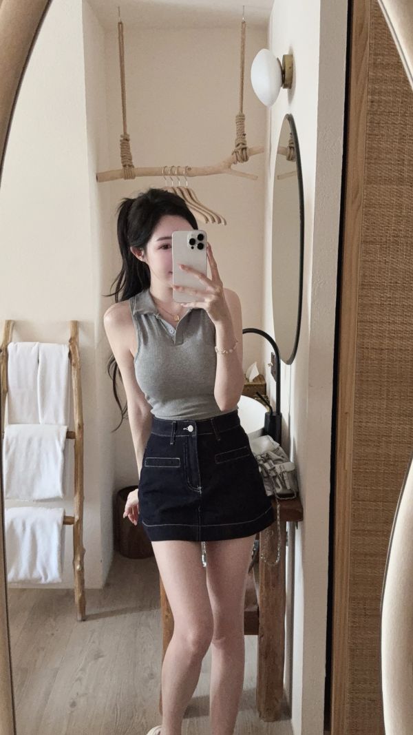 現貨 – 好身材小領背心 