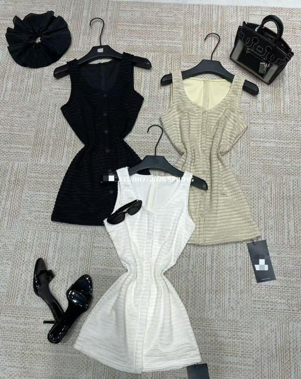 現貨 – 自帶腰身小洋裝 
