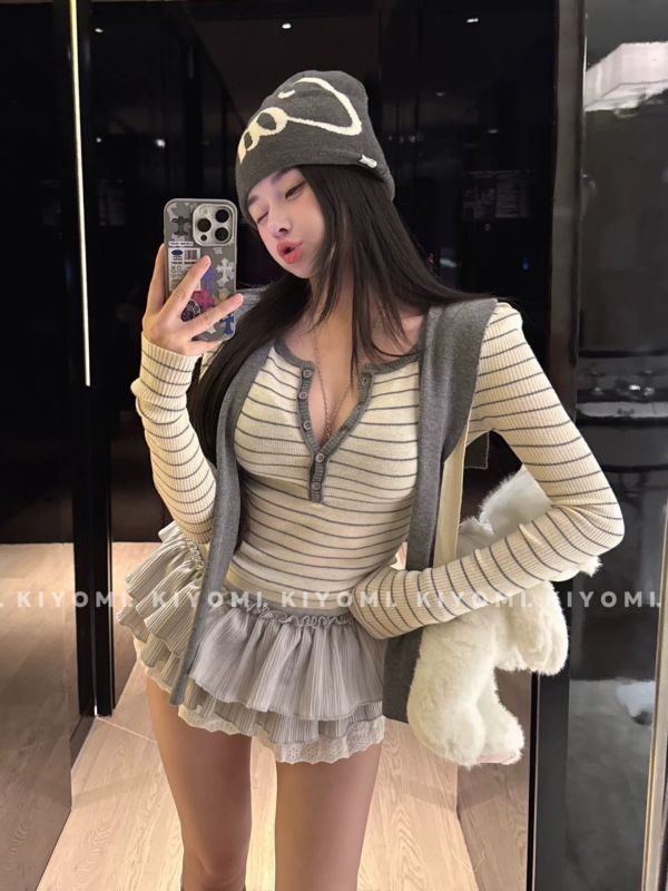 現貨 – 條紋披肩假兩件式上衣 